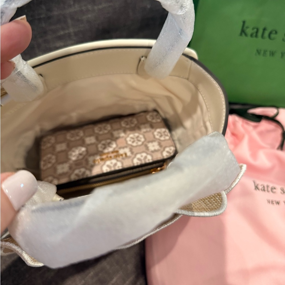 Kate Spade Rose 3d Natural and White Handbag with spade flower Wallet - Picture 3 of 13